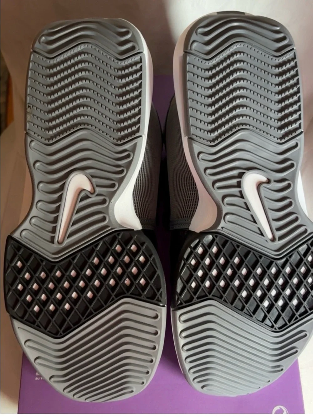 NEW ~ Men's Nike LeBron Witness VIll Black & Gray Low-Top Athletic Sneaker ~ 8.5